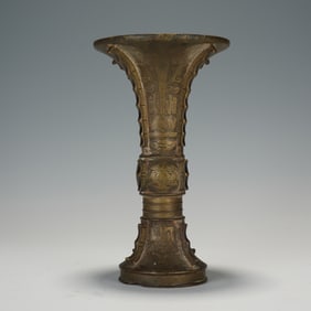 A BRONZE BEAKER VASE GU