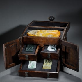 A COLLECTION OF JADE CARVINGS WITH BOX