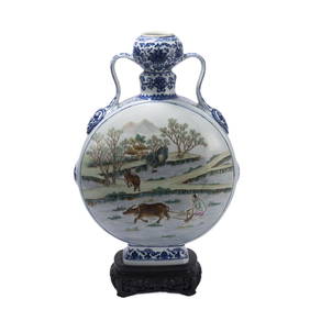 A FAMILLE ROSE PORCELAIN FLASK MOON VASE,QIANLONG (1 of 10)