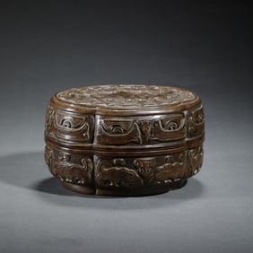 A CARVED ALOES WOOD CHENXIANG BOX WITH COVER