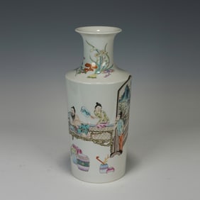 A QIANJIANGCAI FIGURAL STORY ROULEAU VASE