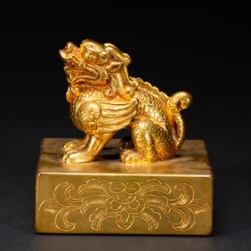 A BRONZE-GILT MYTHICAL BEAST SEAL