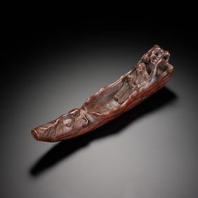 A CARVED ALOESWOOD CHENXIANG DECORATION