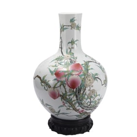 A FAMILLE ROSE PORCELAIN PEACHES VASE