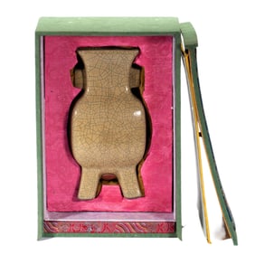 A GE-WARE TUBULAR VASE