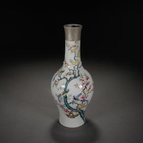 A FAMILLE ROSE MAGPIES AND BLOOMS VASE