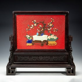 A HARDSTONES INLAID CARVED CINNABAR LACQUER TABLE SCREEN