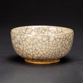 A GE-WARE TEA BOWL