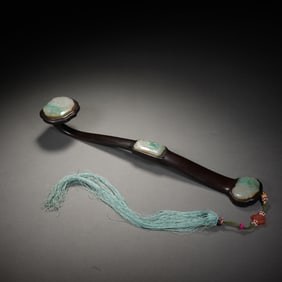 A JADEITE PLAQUES INLAID ROSEWOOD ZITAN RUYI SCEPTER