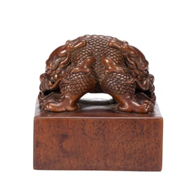 A CARVED ALOES-WOOD DRAGON SEAL