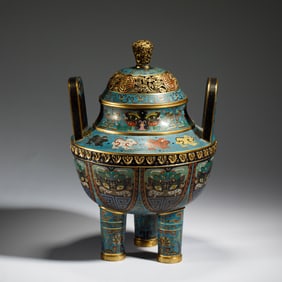A CLOISONNE ENAMEL INCENSE BURNER WITH COVER