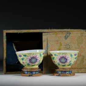 PAIR FALANGCAI GLAZE LOTUS SCROLLS BOWLS