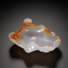 A CARVED AGATE LOTUS LEAF WASHER