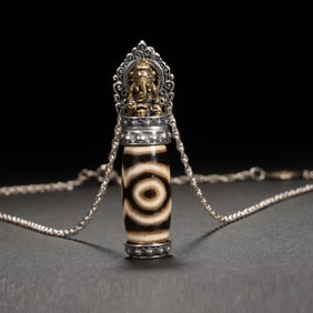 A TIBETAN DZI BEAD