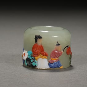 A FINE HARDSTONES INLAID WHITE JADE ARCHER RING