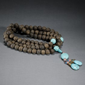 A CHINESE IMPERIAL ALOESWOOD CHENXIANG ROSARY