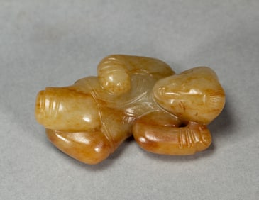 A CARVED YELLOW JADE BOX