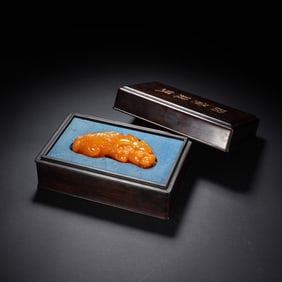 A CARVED TIANHUANG MYTHICAL BEAST BIXIU