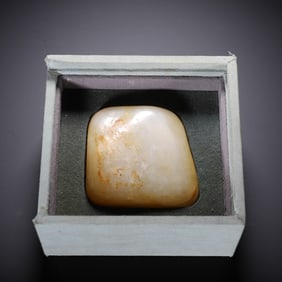 SMOOTH PRECIOUS STONE PIECE