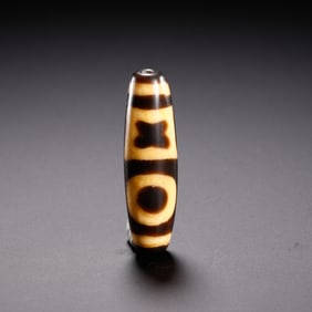 A TIBETAN DZI BEAD