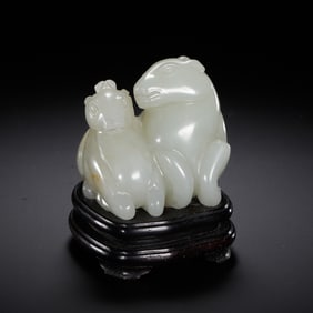 WHITE JADE RAM & LAMB CARVING
