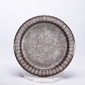 A GE-WARE LOBED PLATE