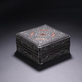 A FINE CARVED BOXWOOD INLAID ROSEWOOD ZITAN BOX WITH COVER