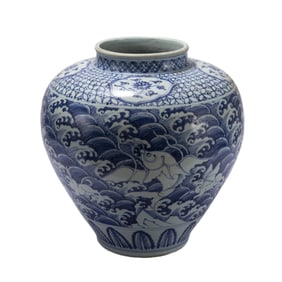 A CHINESE BLUE AND WHITE PORCELAIN JAR