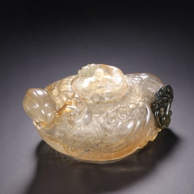 A CARVED ROCK CRYSTAL WATERPOT WITH COVER