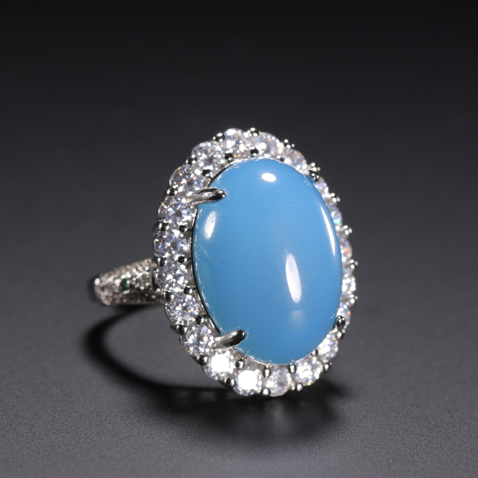 A HARDSTONES INLAID RING (1 of 9)