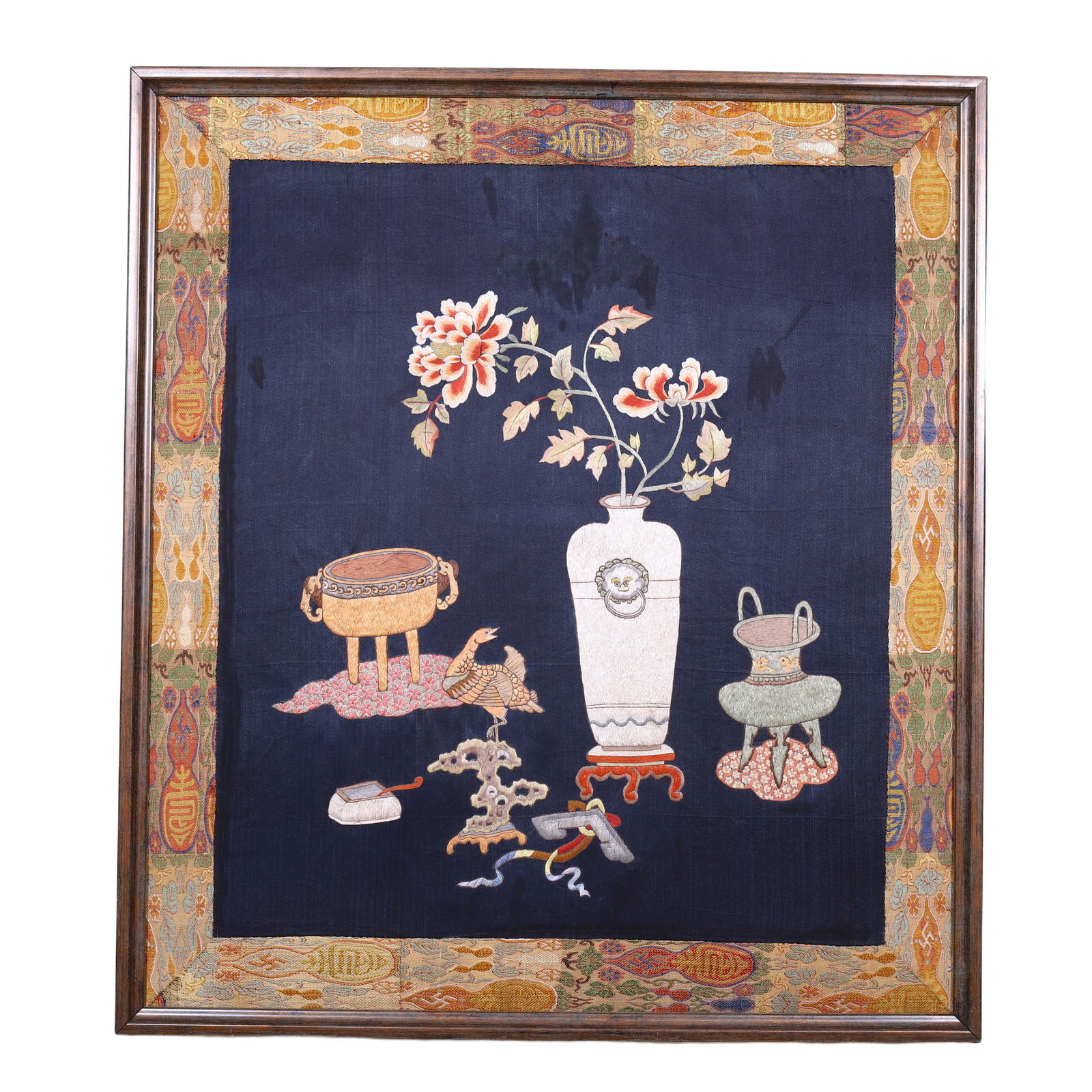 A CHINESE EMBROIDERED ANTIQUES HANGING PANEL (1 of 9)