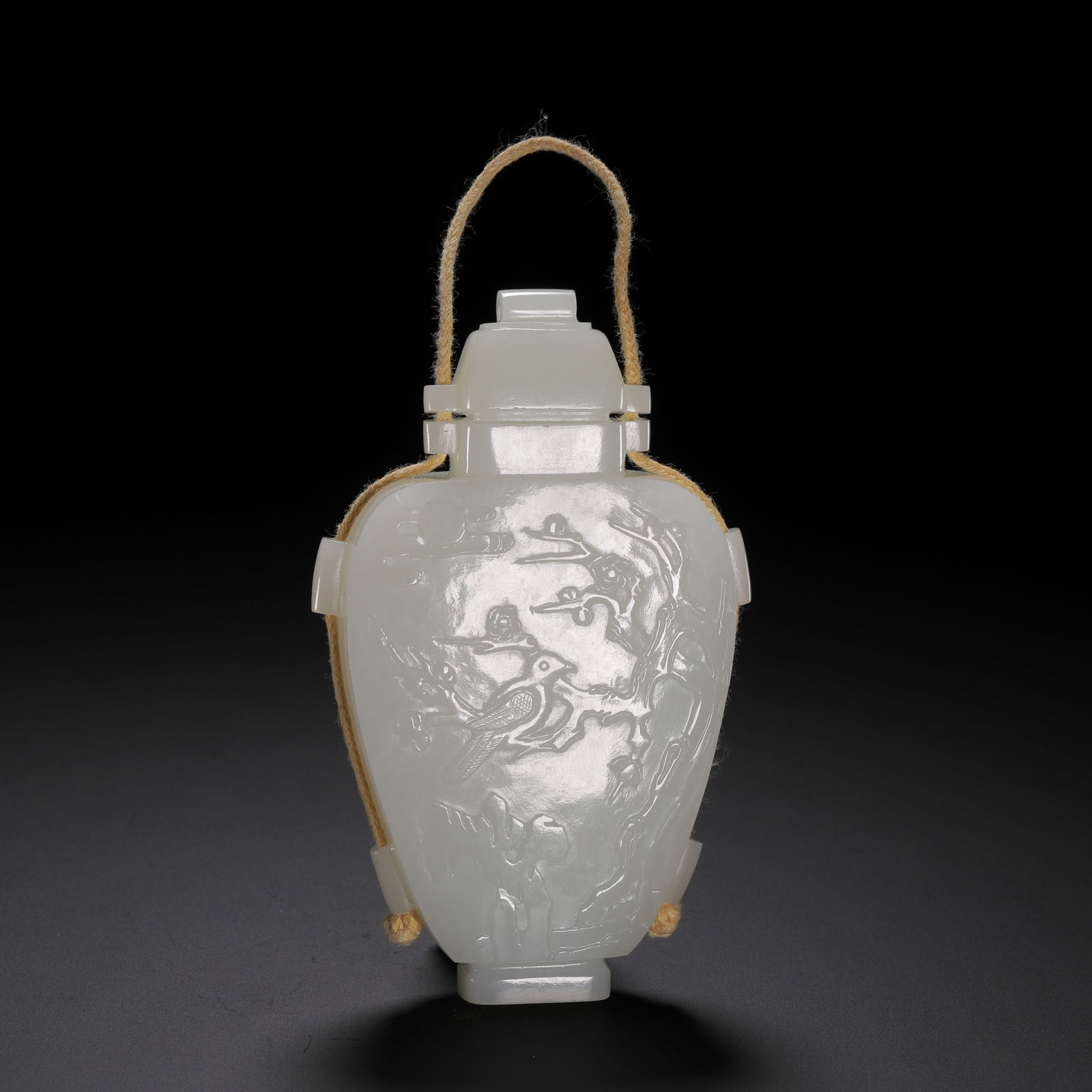 A CARVED WHITE JADE VASE WITH COVER (1 of 9)