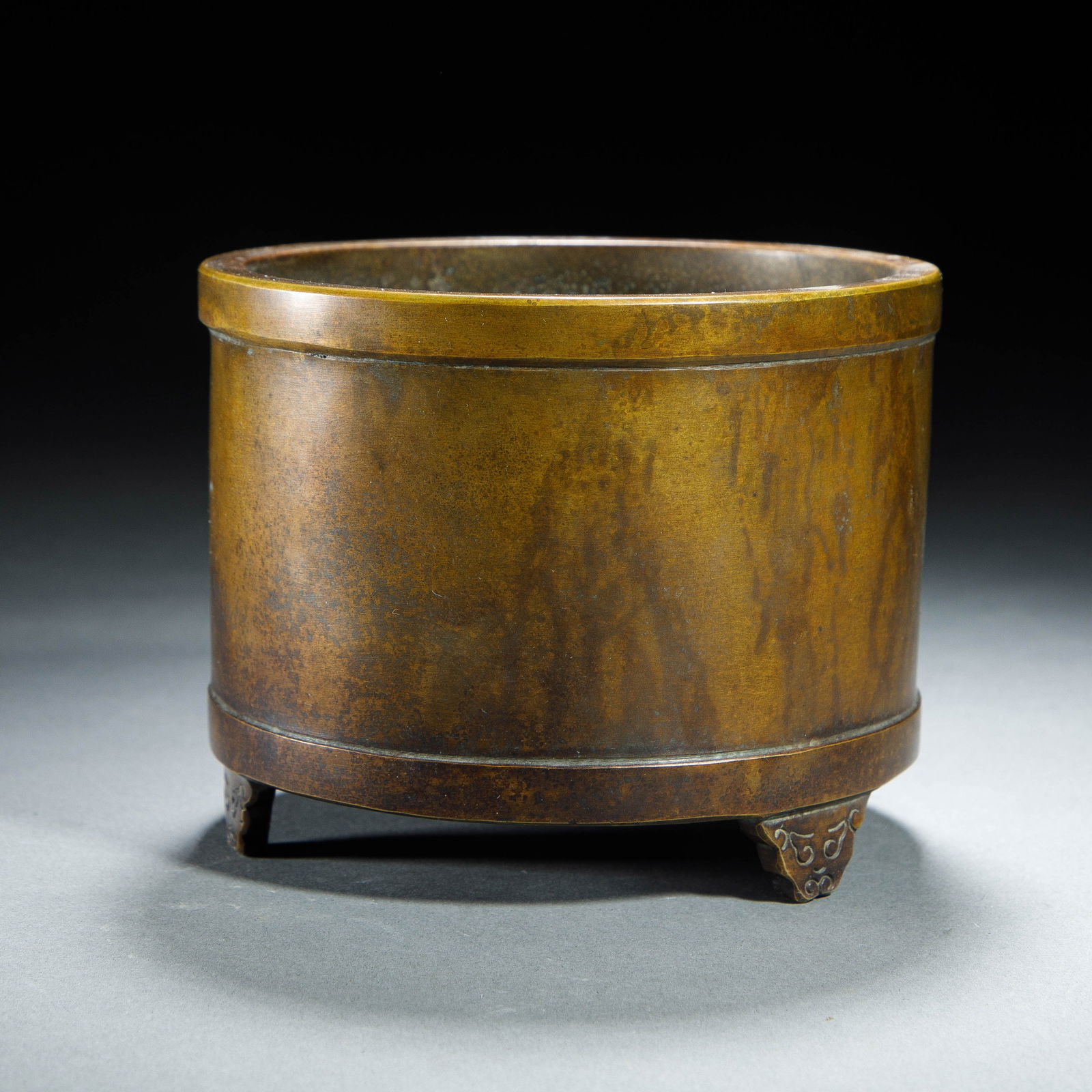 A BRONZE TRIPOD CENSER (1 of 6)