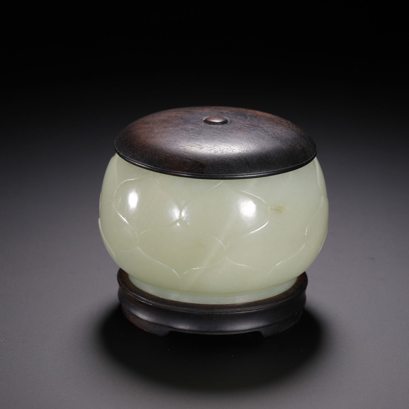 A FINE CARVED WHITE JADE LOTUS JAR WITH COVER (1 of 9)