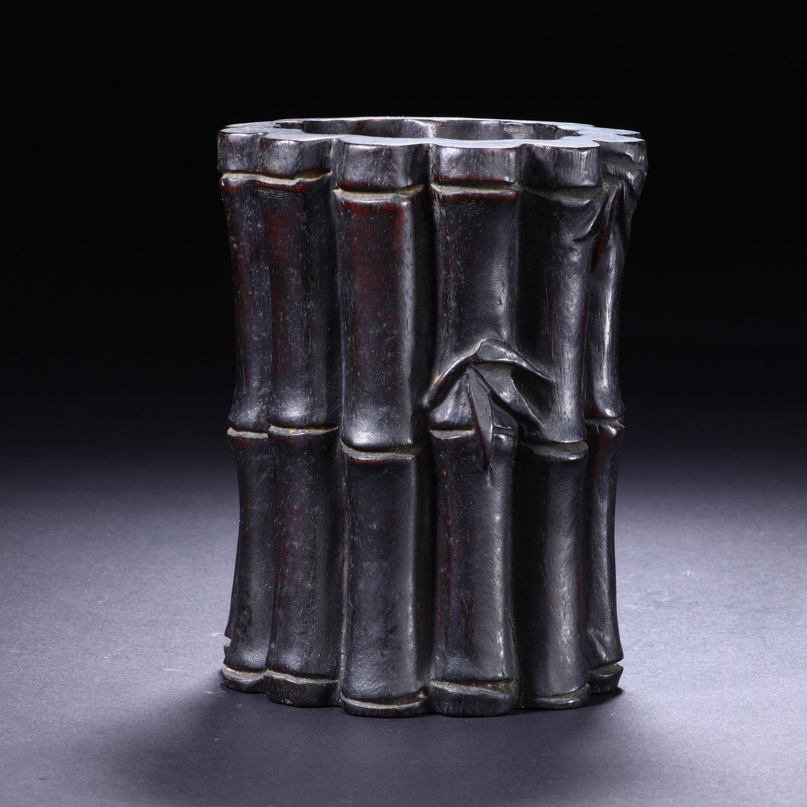 A CARVED ROSEWOOD ZITAN BRUSHPOT (1 of 6)