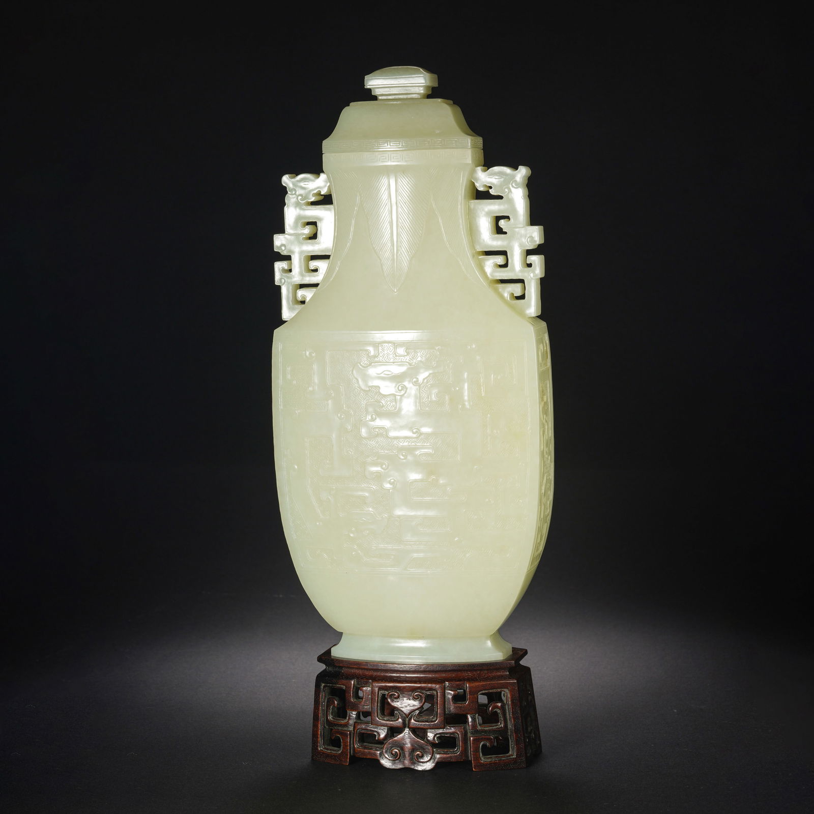 A FINE CARVED WHITE JADE VASE WITH COVER (1 of 9)