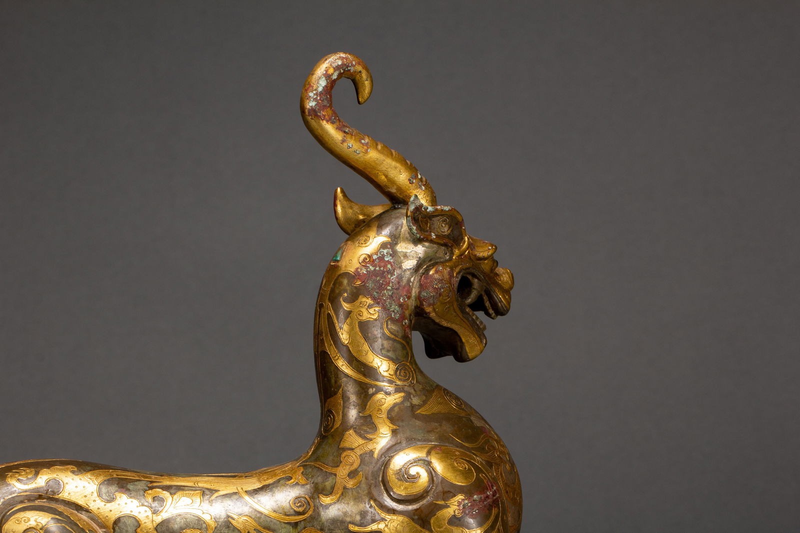 A GOLD AND SILVER INLAID BRONZE MYTHICAL BEAST - 7