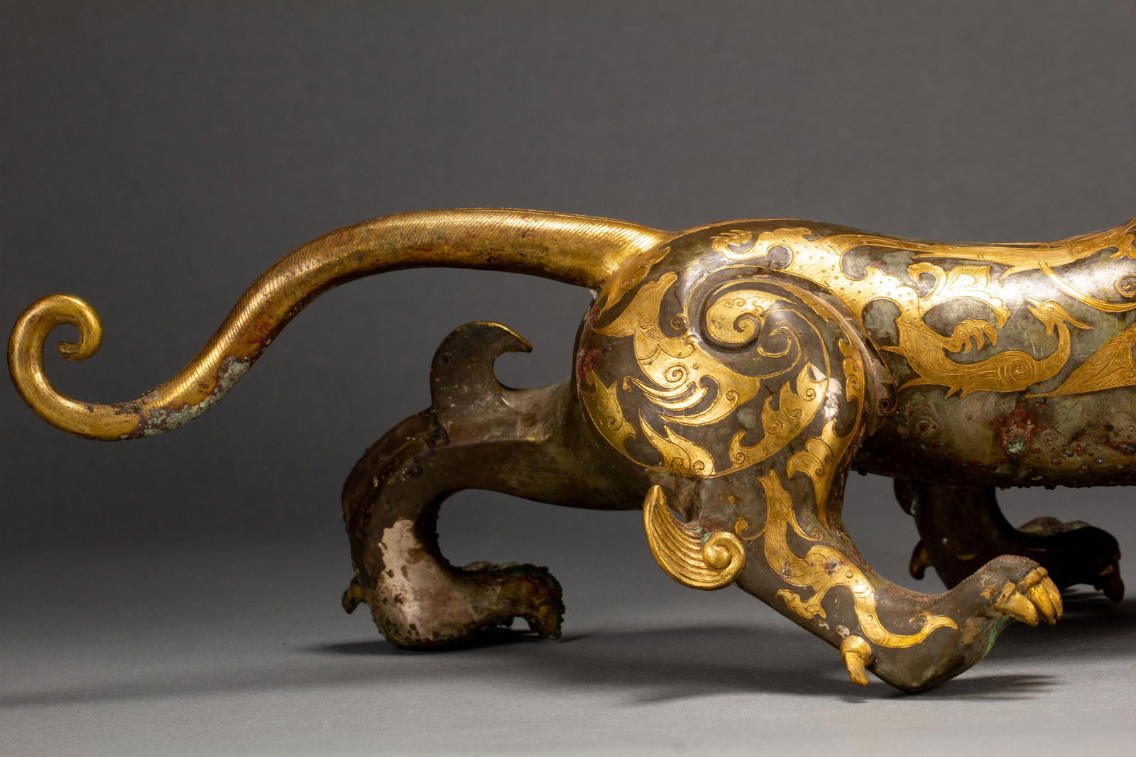 A GOLD AND SILVER INLAID BRONZE MYTHICAL BEAST - 8