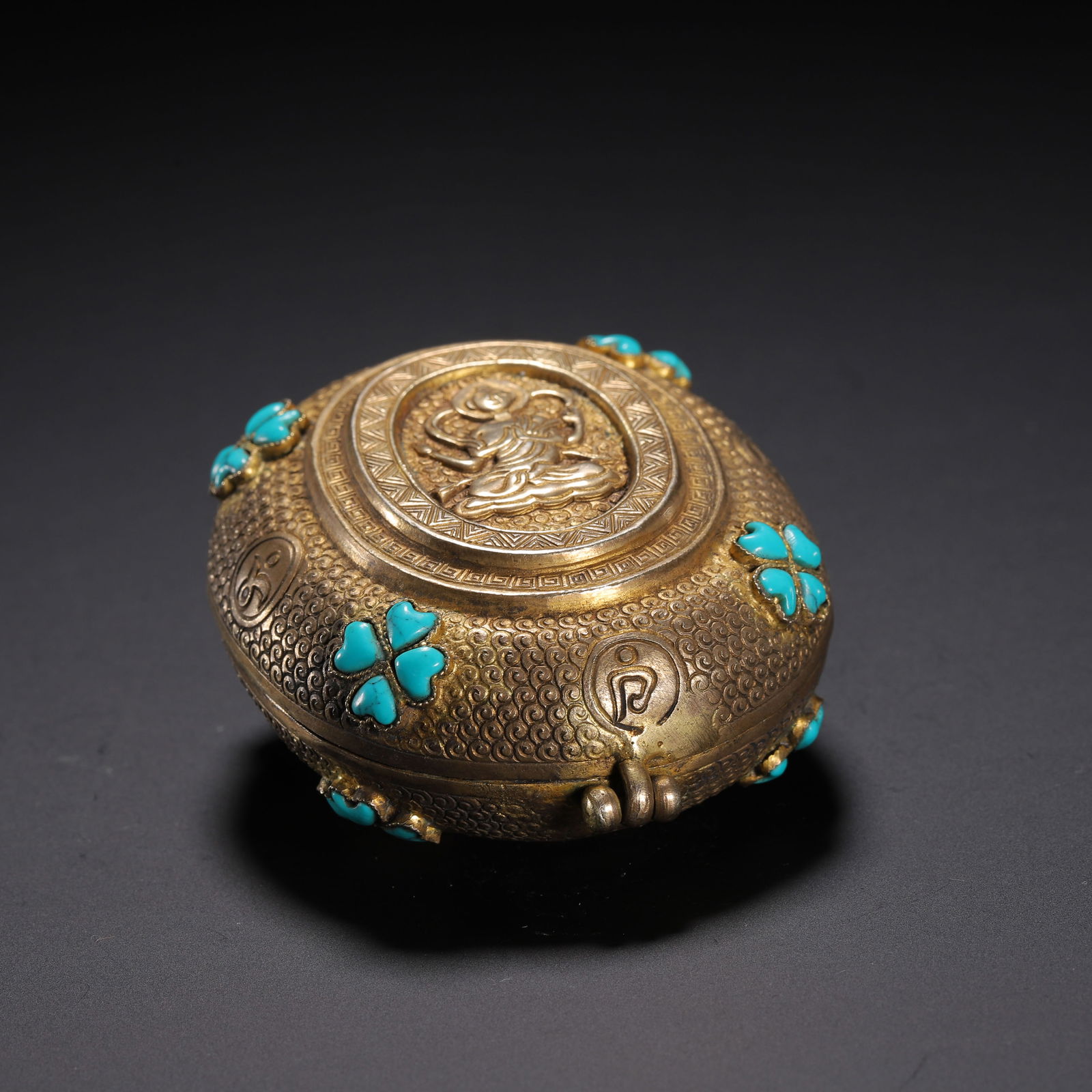 A HARDSTONES INLAID BRONZE PENDANT (1 of 10)