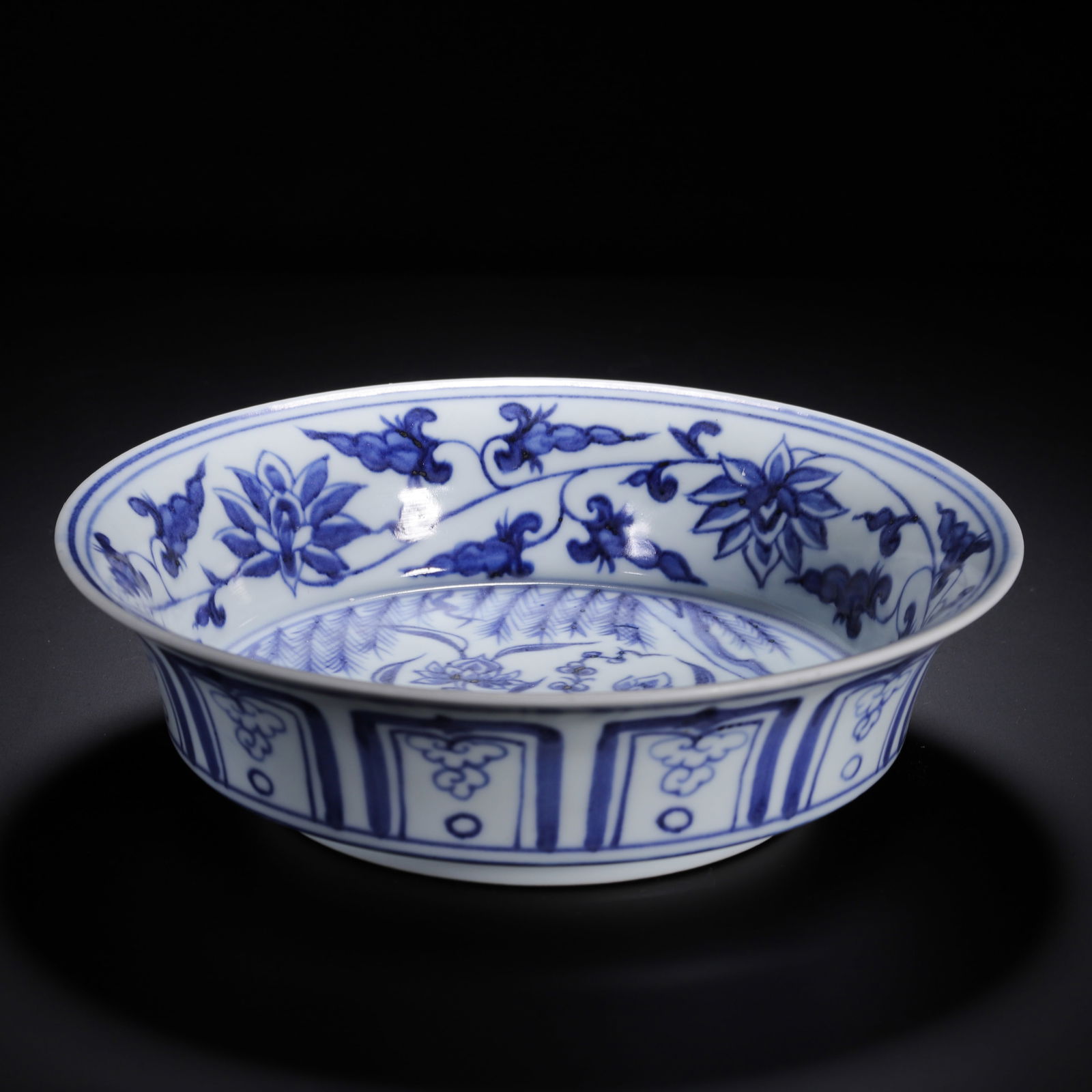 A BLUE AND WHITE LOTUS SCROLLS WASHER (1 of 9)