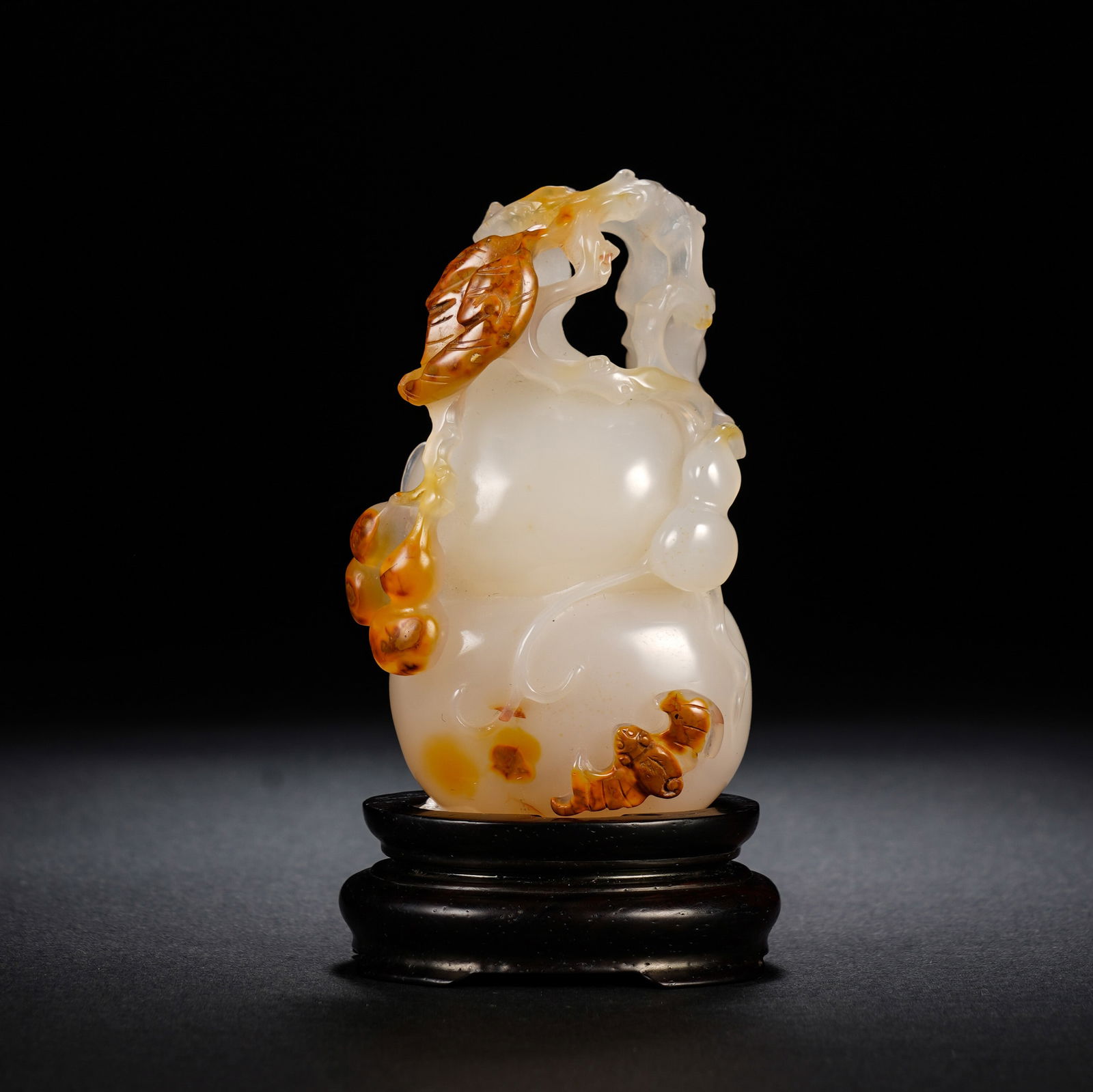 A CARVED AGATE DOUBLE GOURDS (1 of 6)