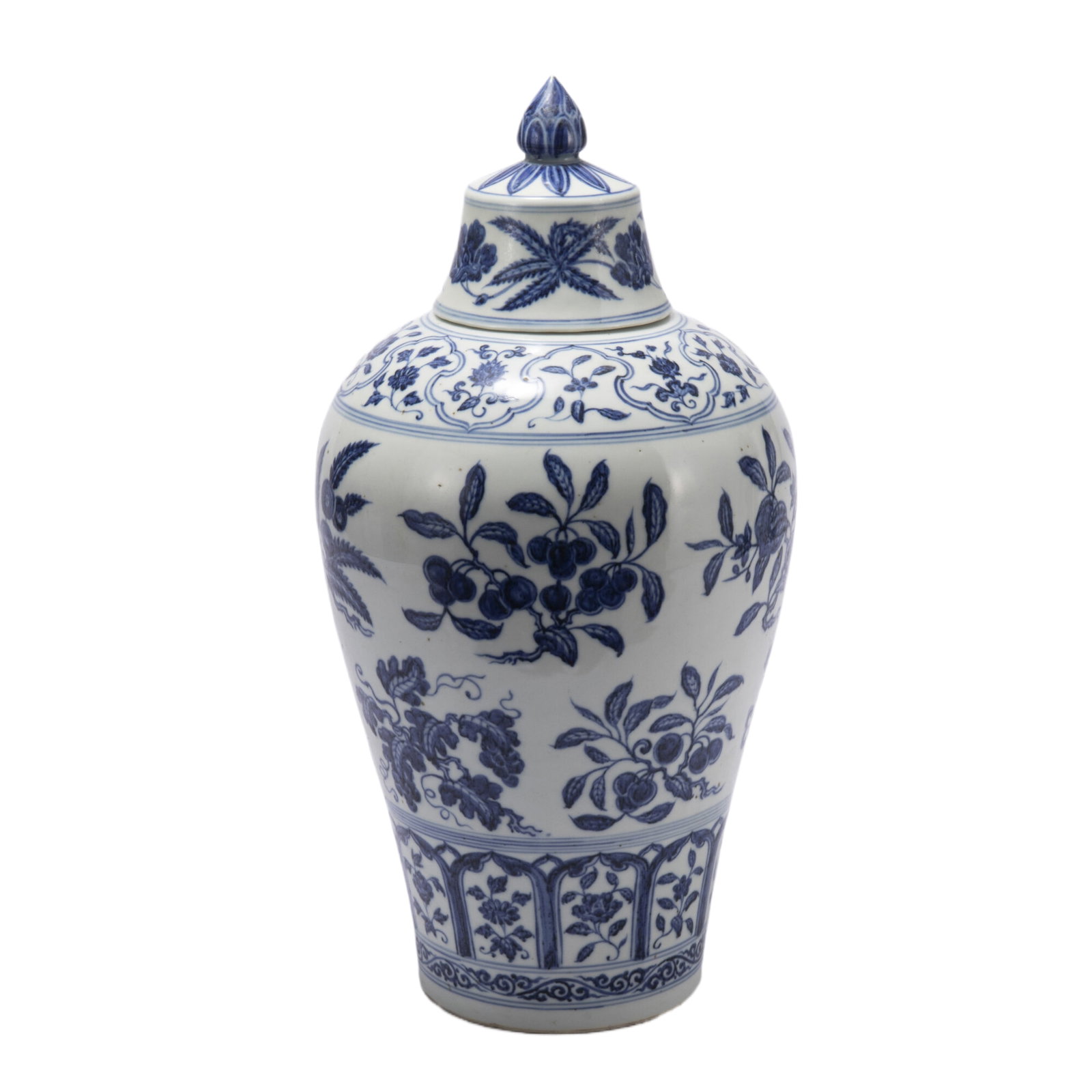 A CHINESE BLUE AND WHITE PORCELAIN VASE (1 of 11)