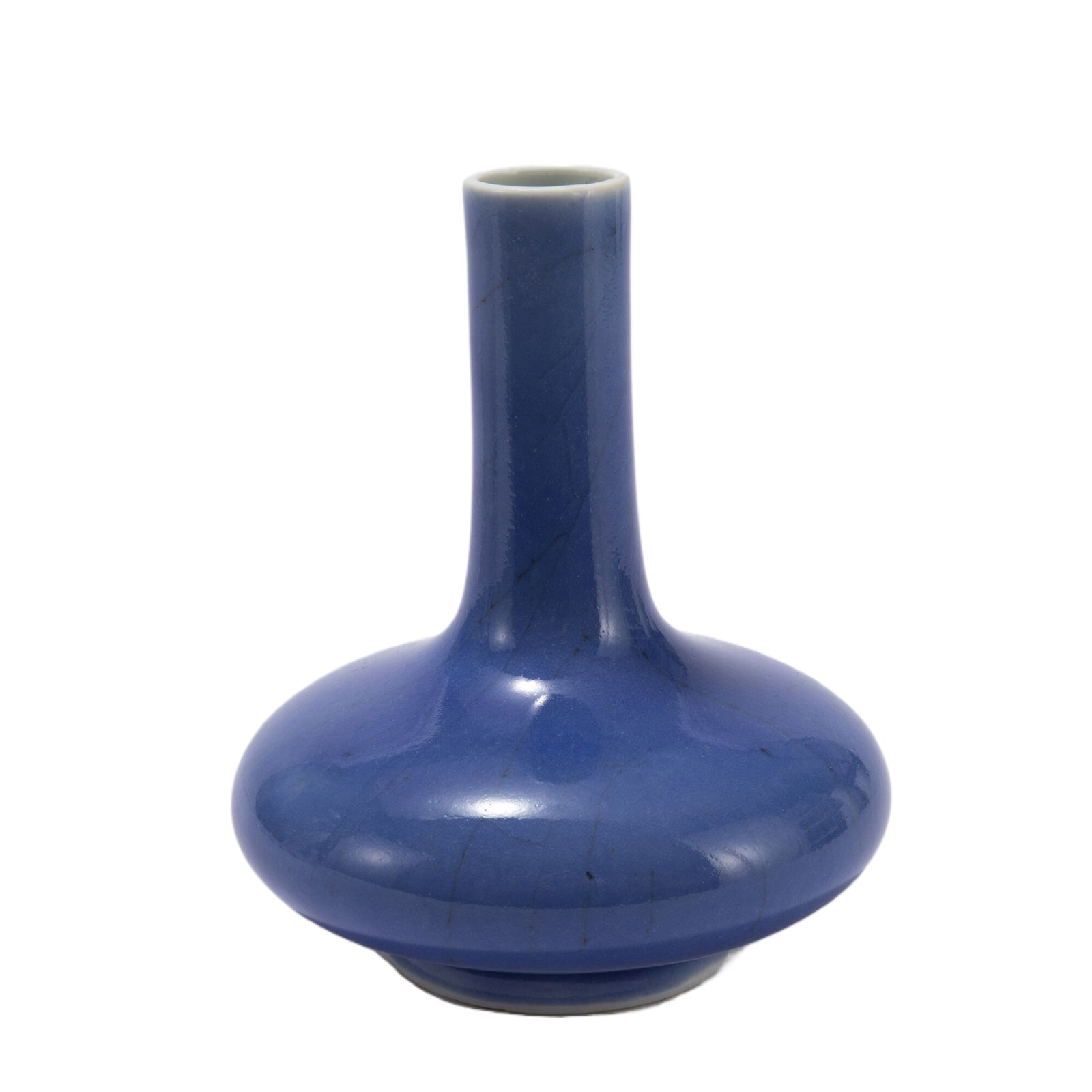 A CHINESE BULE GLAZE PORCELAIN VASE (1 of 9)