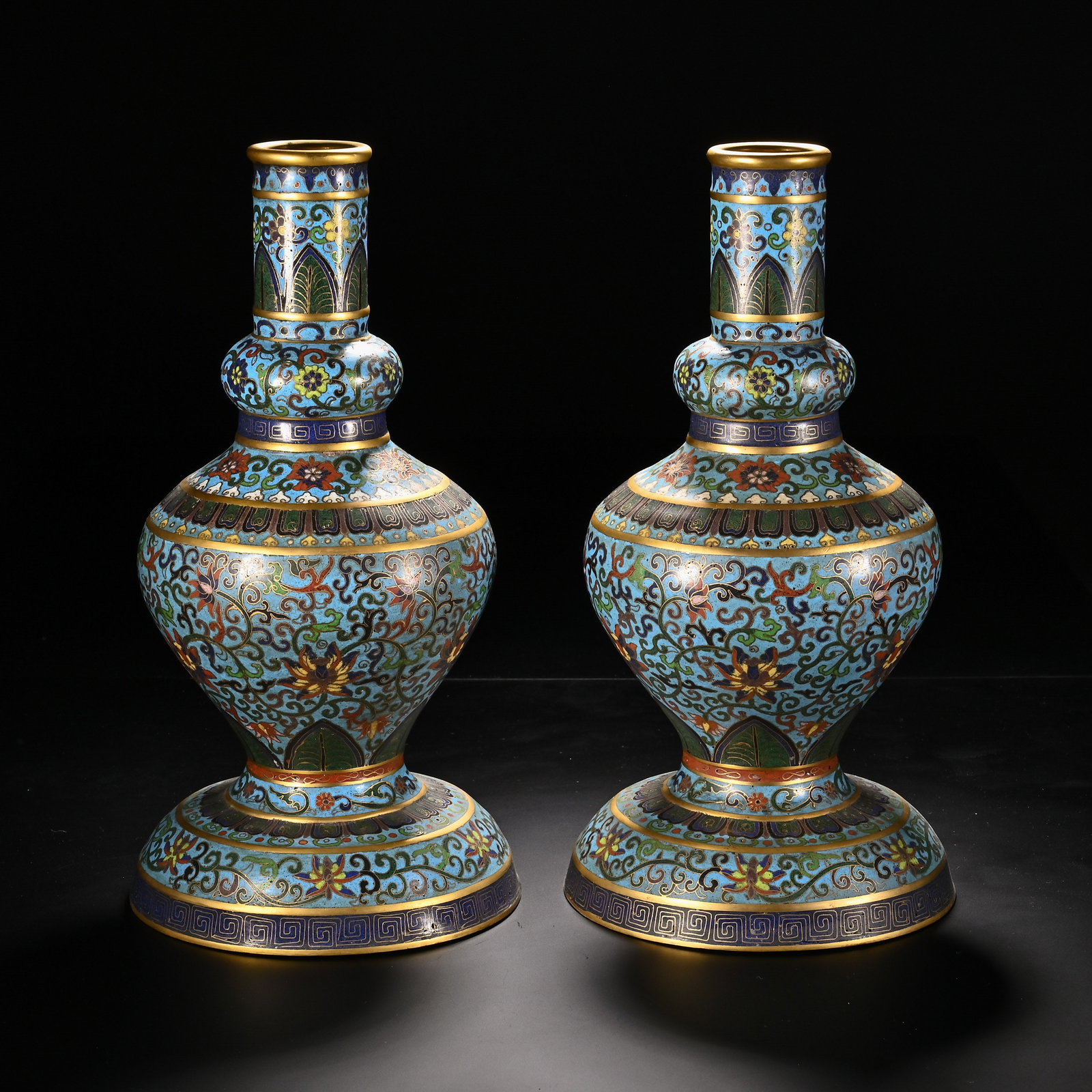 A Pair of Chinese Gilt-Bronze Cloisonn? Enamel Vases (1 of 7)