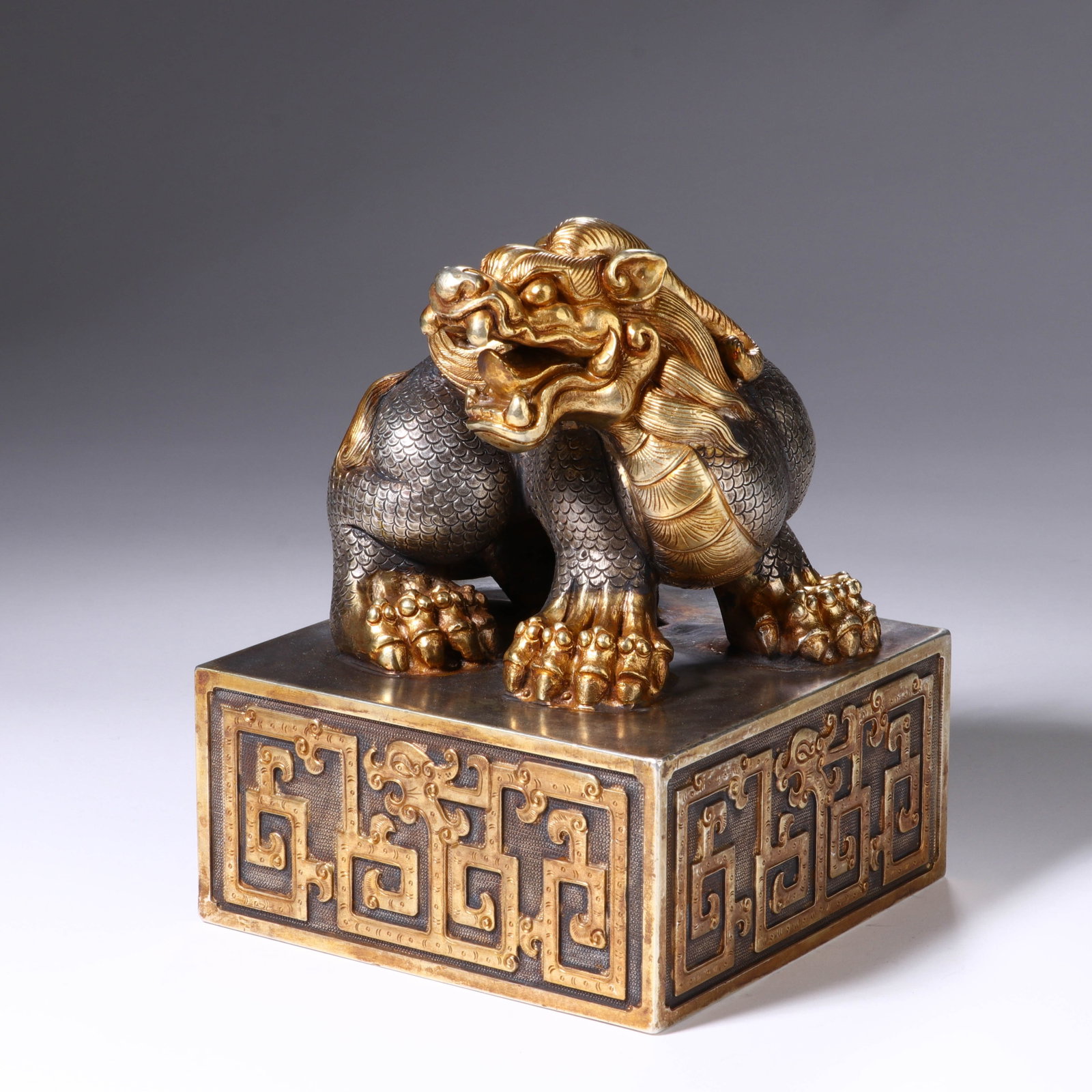 A Chinese Gilt-Bronze Mythical Beast Seal (1 of 10)