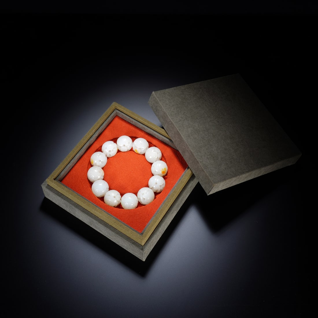 Chinese Hetian White Jade Openwork Floral Bead Bracelet (1 of 7)