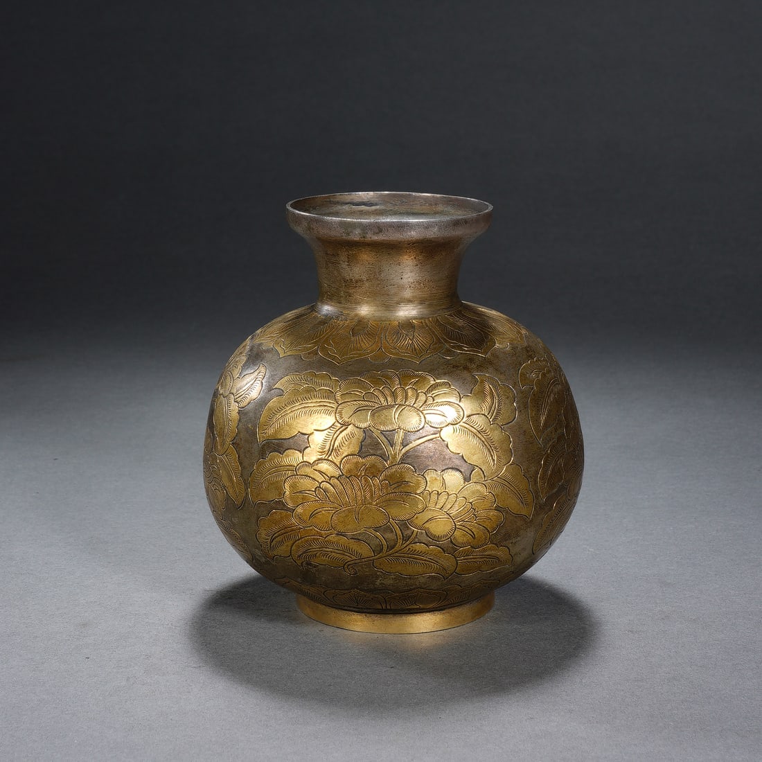Chinese Gilt Silver Jar with Floral Engraving (1 of 8)
