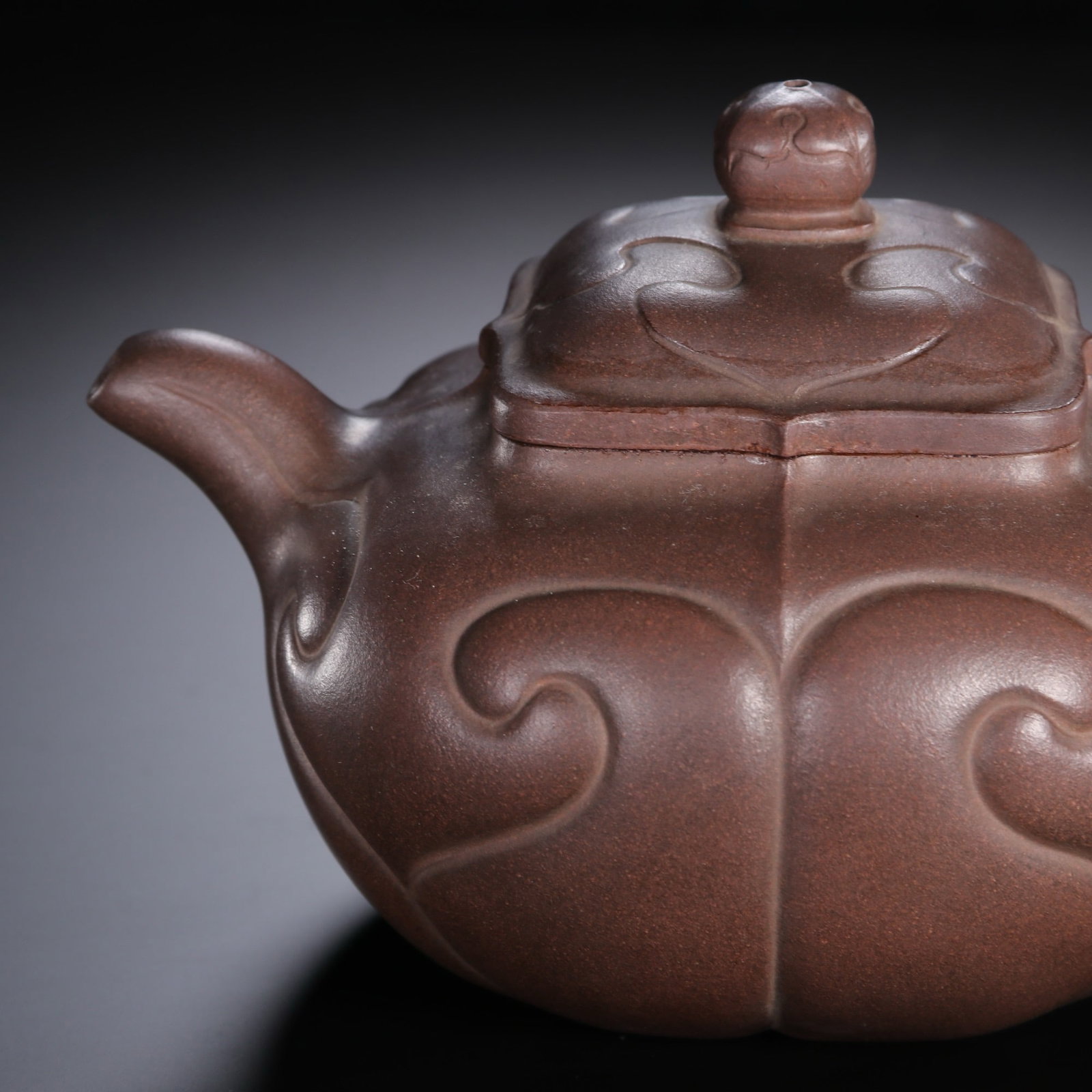 A CHINESE RUYI PATTERN ZISHA TEAPOT - 3