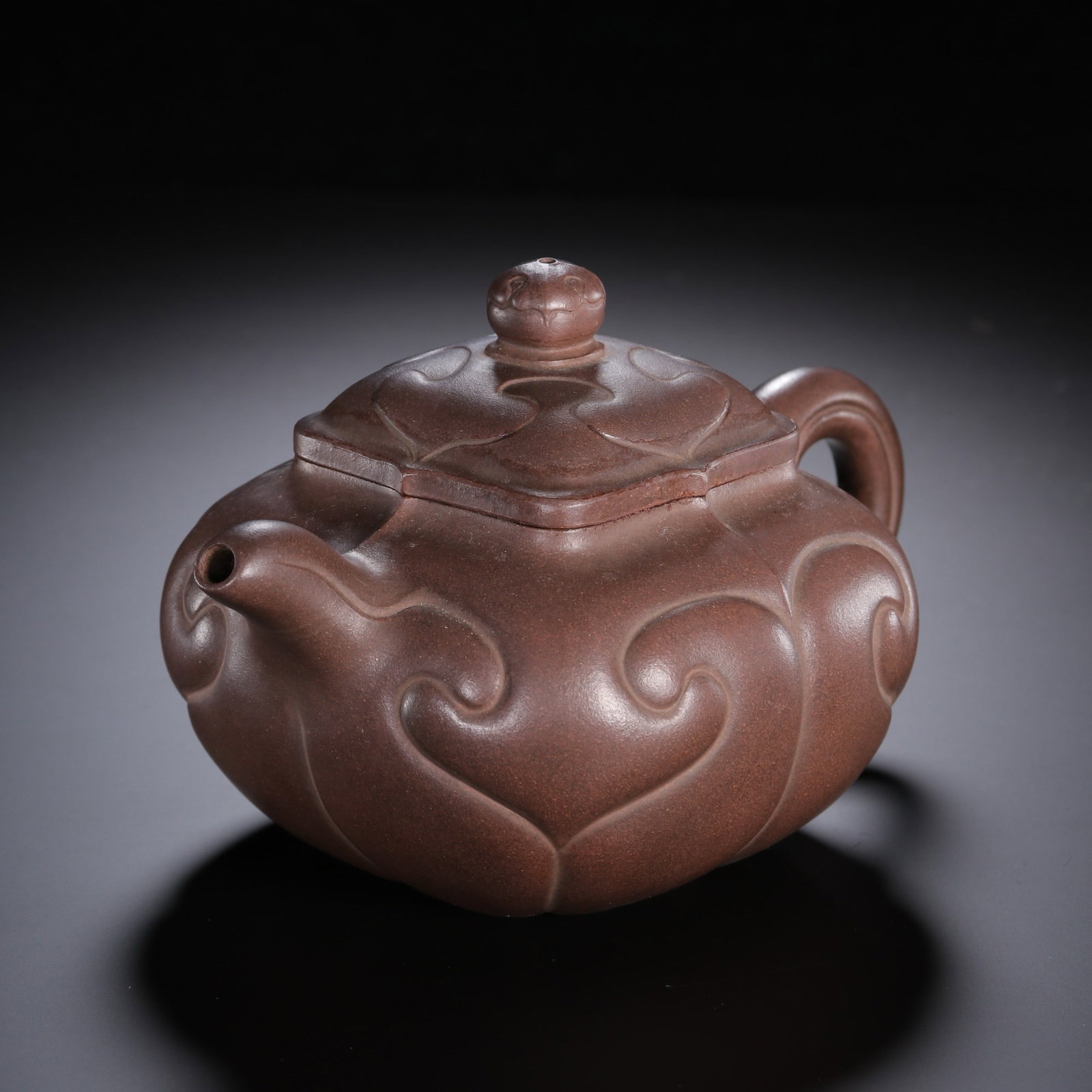 A CHINESE RUYI PATTERN ZISHA TEAPOT - 4