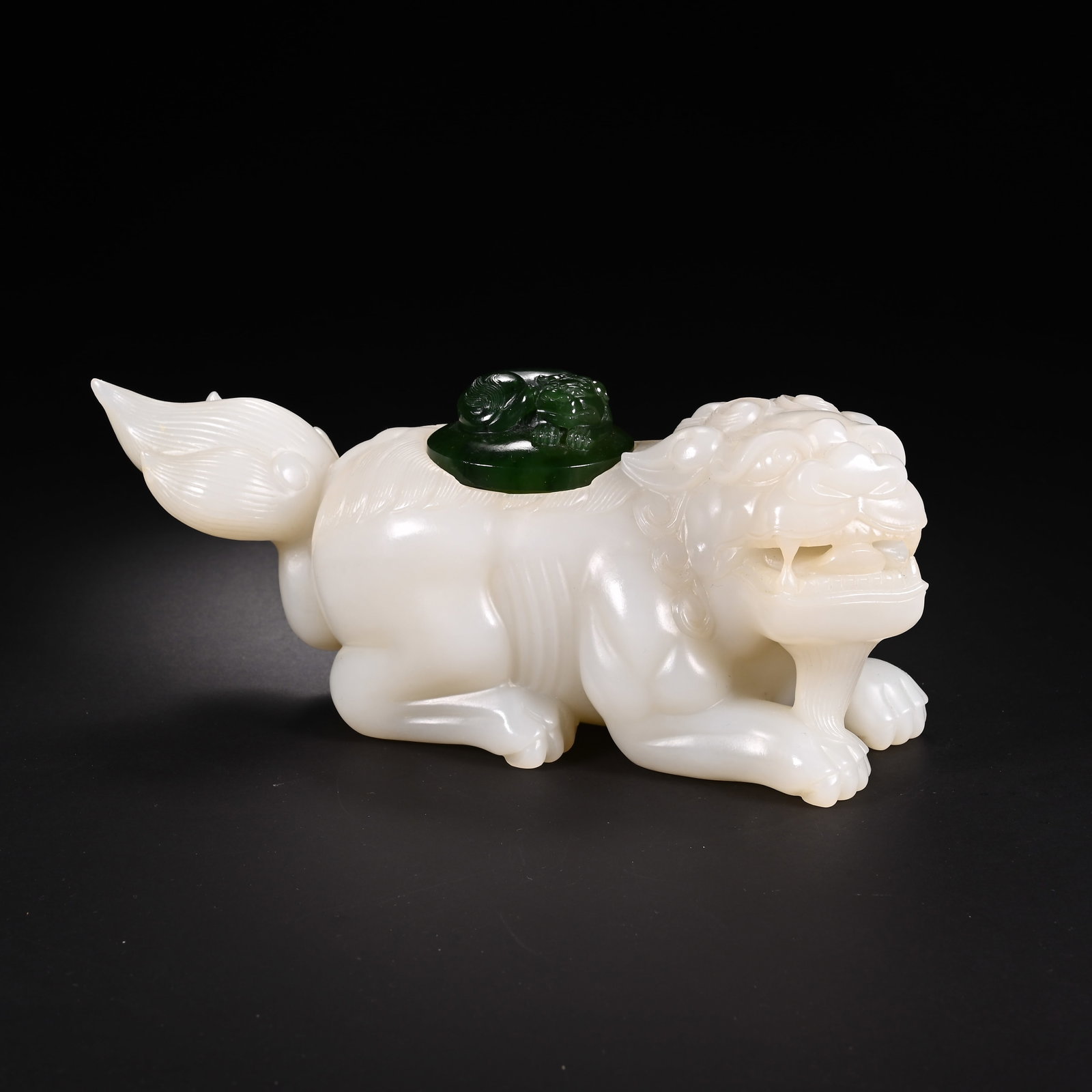 A CHINESE WHITE HETIAN NEPHRITE LION CENSER WITH SPINACH JADE LID (1 of 9)